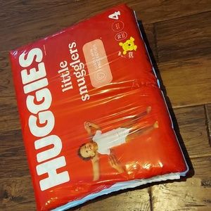 Huggies Little Snugglers Diapers 70 Count New